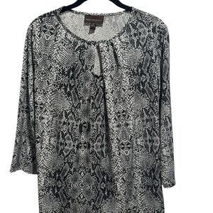 Dana Buchman Snakeskin Keyhole Top M